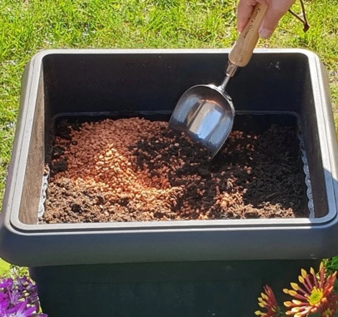 Bio-Pflanz-Granulat Für Hochbeete, Balkon- & Kübelpflanzen, 12,50 L – Bild 2